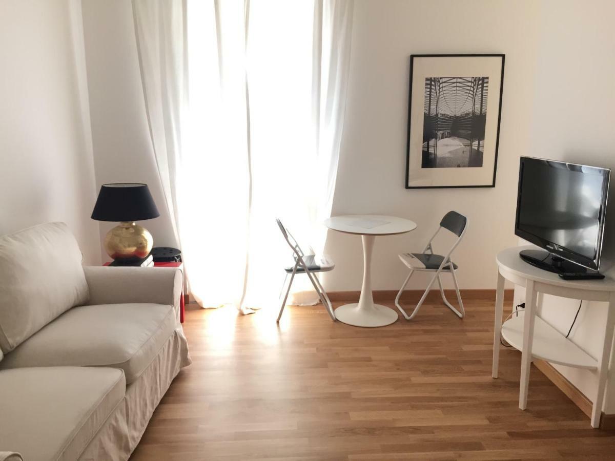 Brera - Fiori Chiari Charme Apartment Milan Luaran gambar