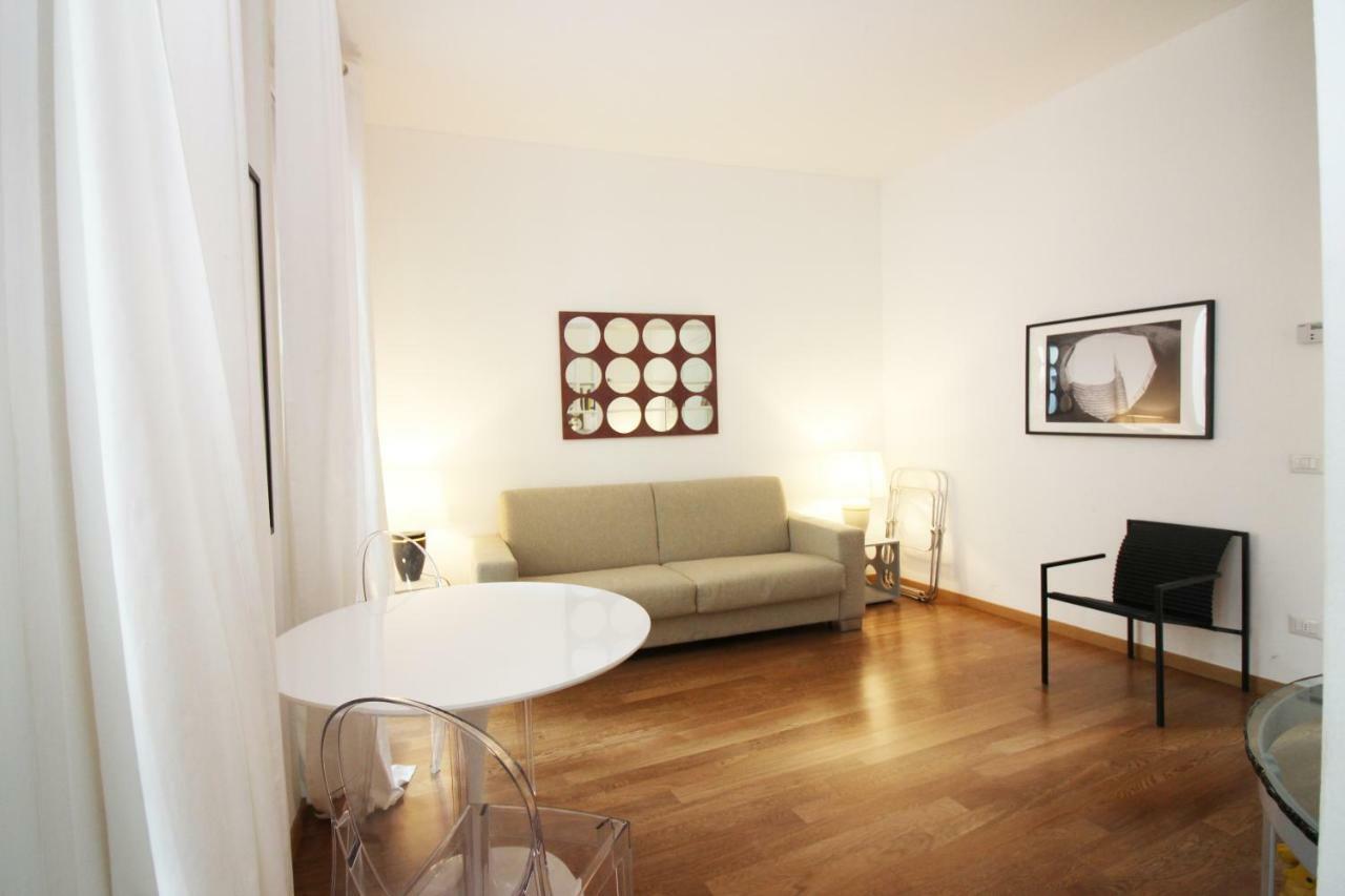 Brera - Fiori Chiari Charme Apartment Milan Luaran gambar